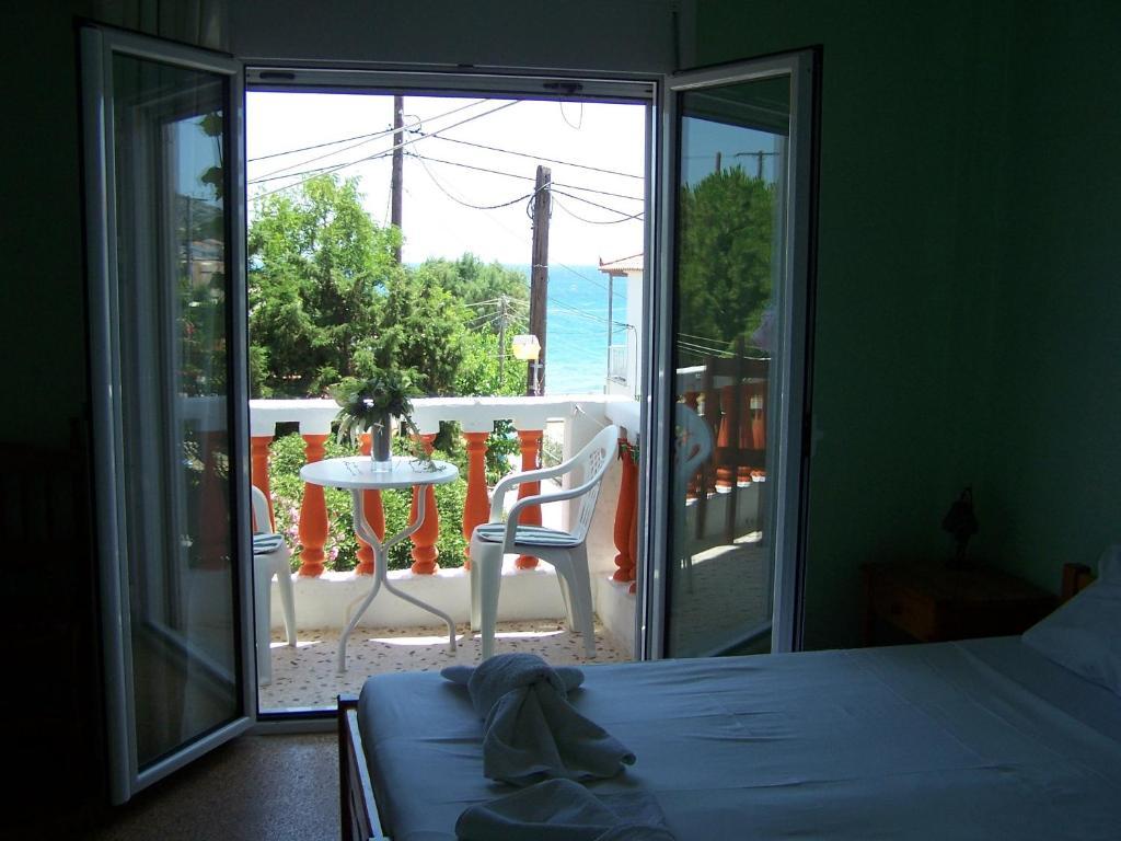 Karin & Nikos Ireo (Samos) Exterior foto