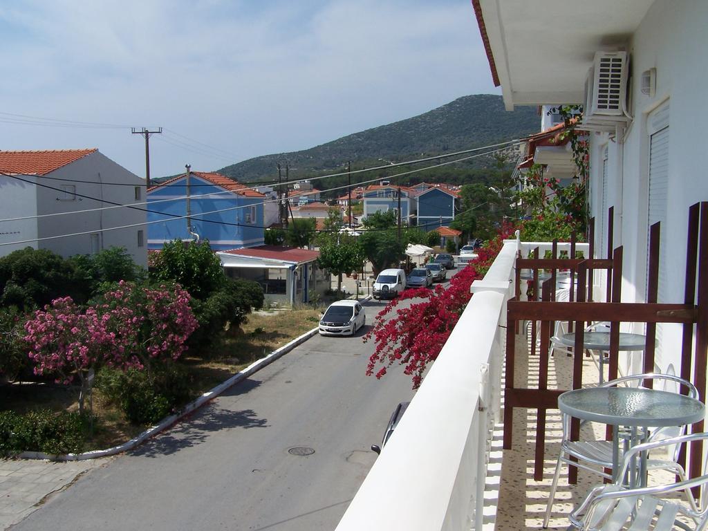 Karin & Nikos Ireo (Samos) Exterior foto